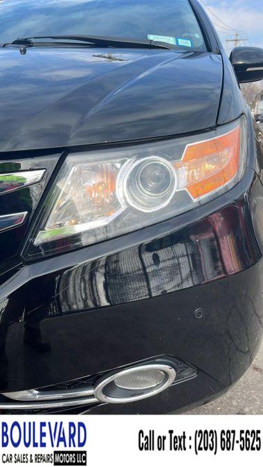 2015 Honda Odyssey Touring Minivan 4D photo
