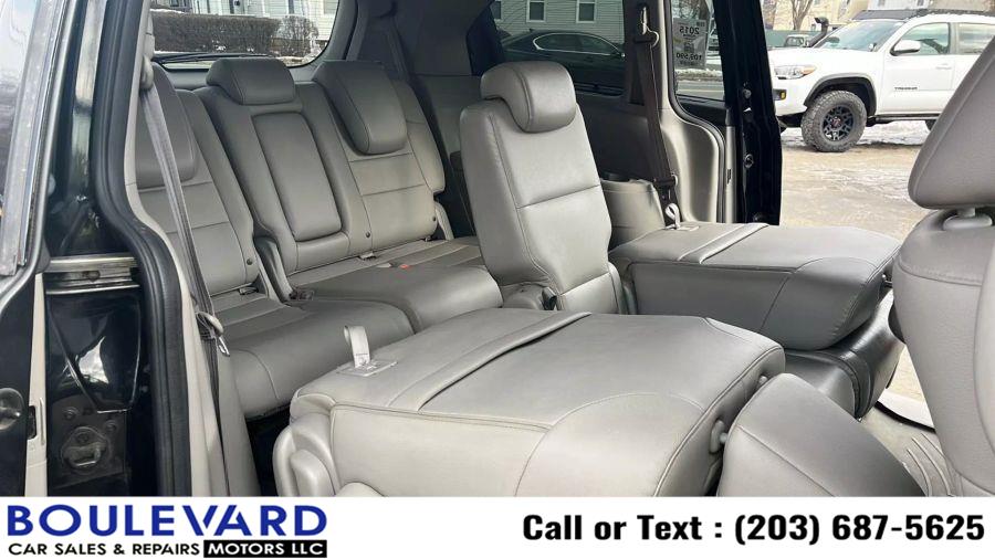 2015 Honda Odyssey Touring Minivan 4D photo