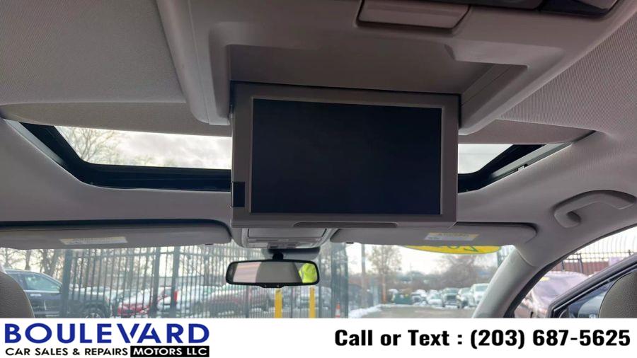 2015 Honda Odyssey Touring Minivan 4D photo