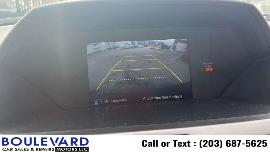 2015 Honda Odyssey Touring Minivan 4D photo