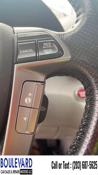 2015 Honda Odyssey Touring Minivan 4D photo