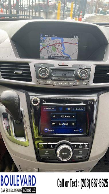 2015 Honda Odyssey Touring Minivan 4D photo