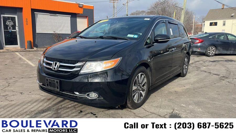 2015 Honda Odyssey Touring Minivan 4D photo