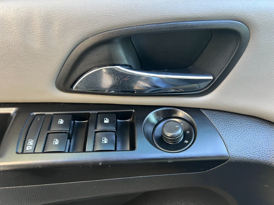2014 Chevrolet Cruze LS Auto photo