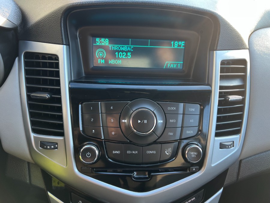 2014 Chevrolet Cruze LS Auto photo