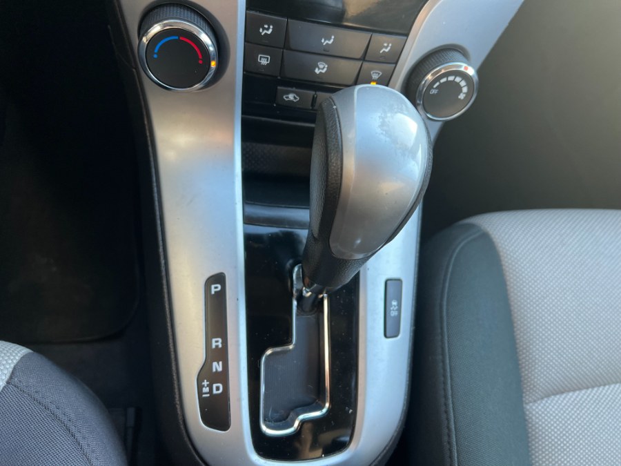 2014 Chevrolet Cruze LS Auto photo