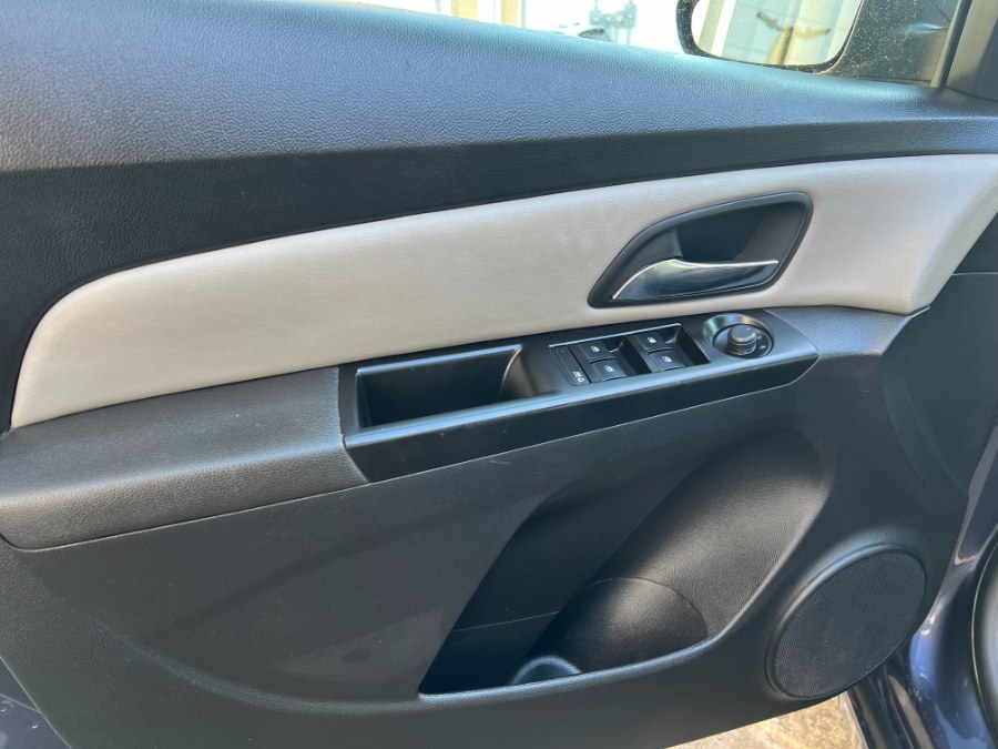 2014 Chevrolet Cruze LS Auto photo