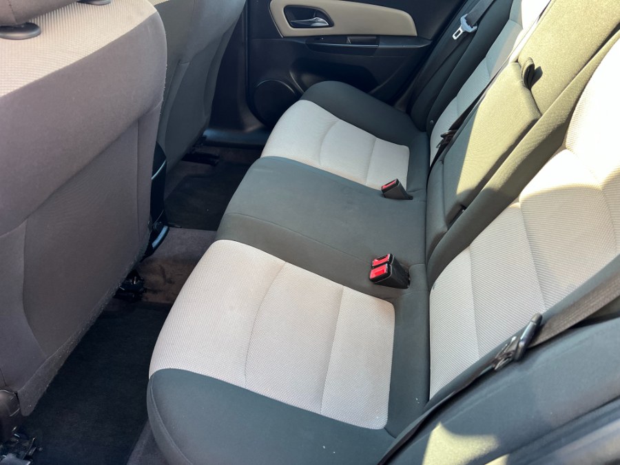 2014 Chevrolet Cruze LS Auto photo