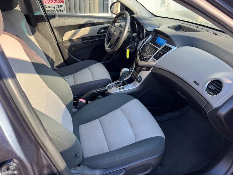 2014 Chevrolet Cruze LS Auto photo