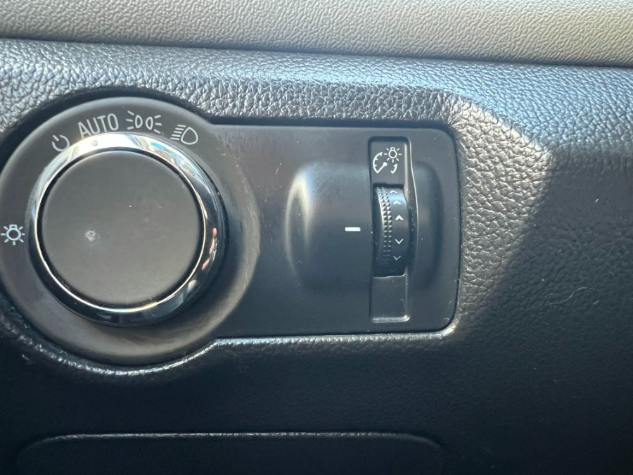 2014 Chevrolet Cruze LS Auto photo