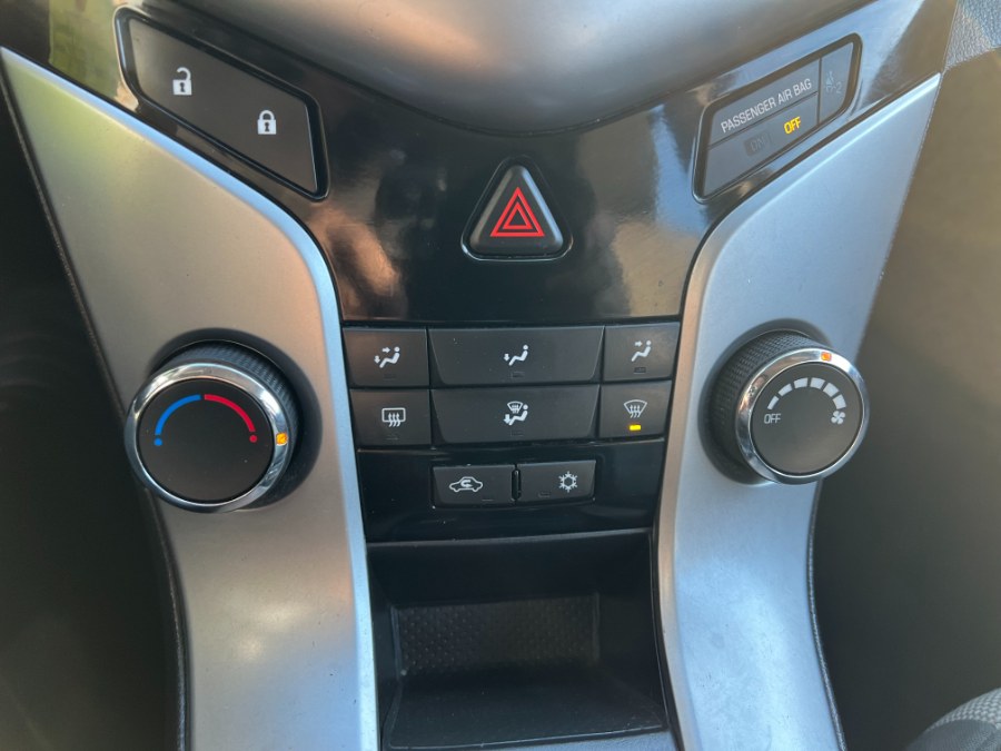 2014 Chevrolet Cruze LS Auto photo
