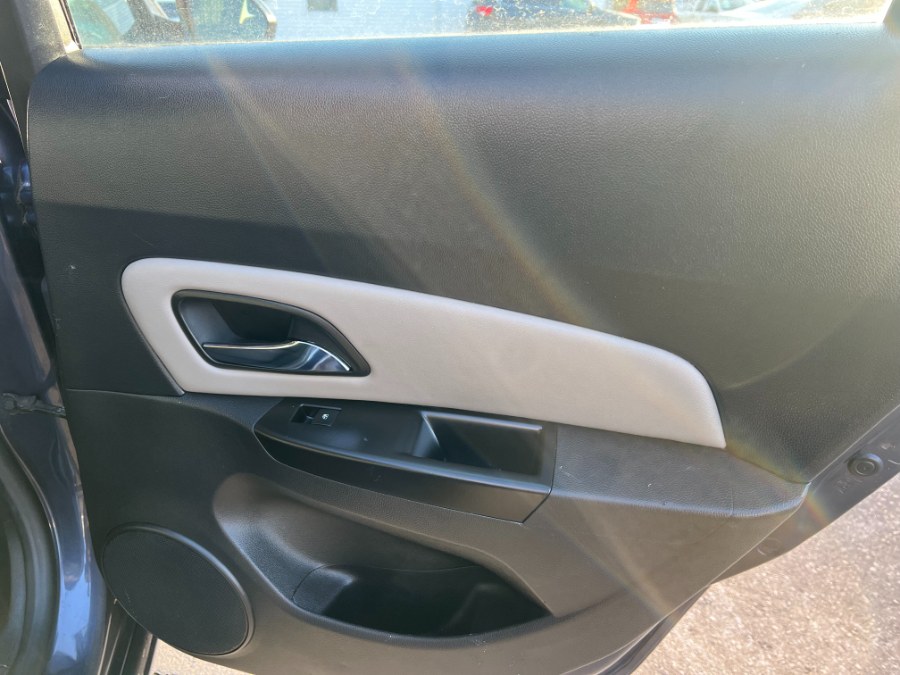 2014 Chevrolet Cruze LS Auto photo
