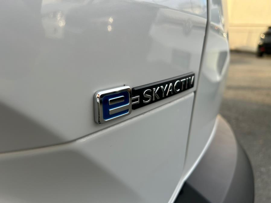 2022 Mazda MX-30 EV FWD photo