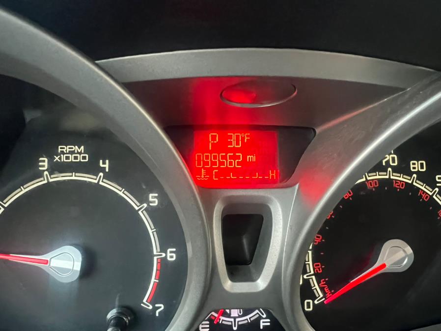 2013 Ford Fiesta SE photo