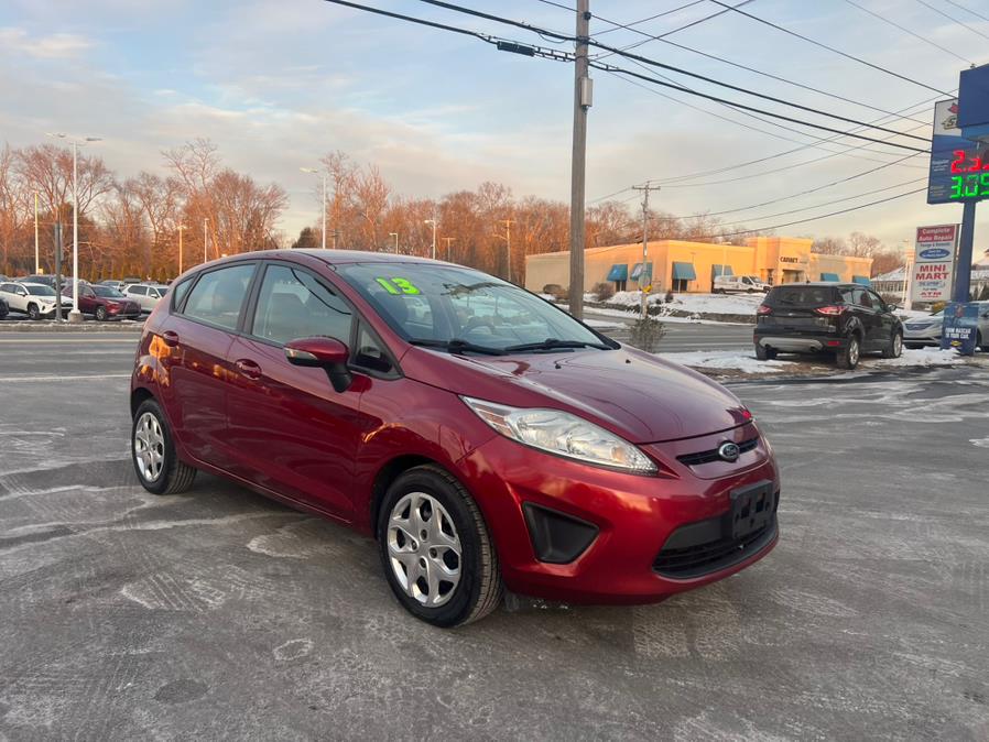 2013 Ford Fiesta SE photo