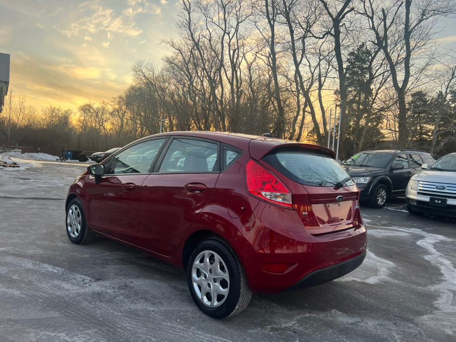 2013 Ford Fiesta SE photo