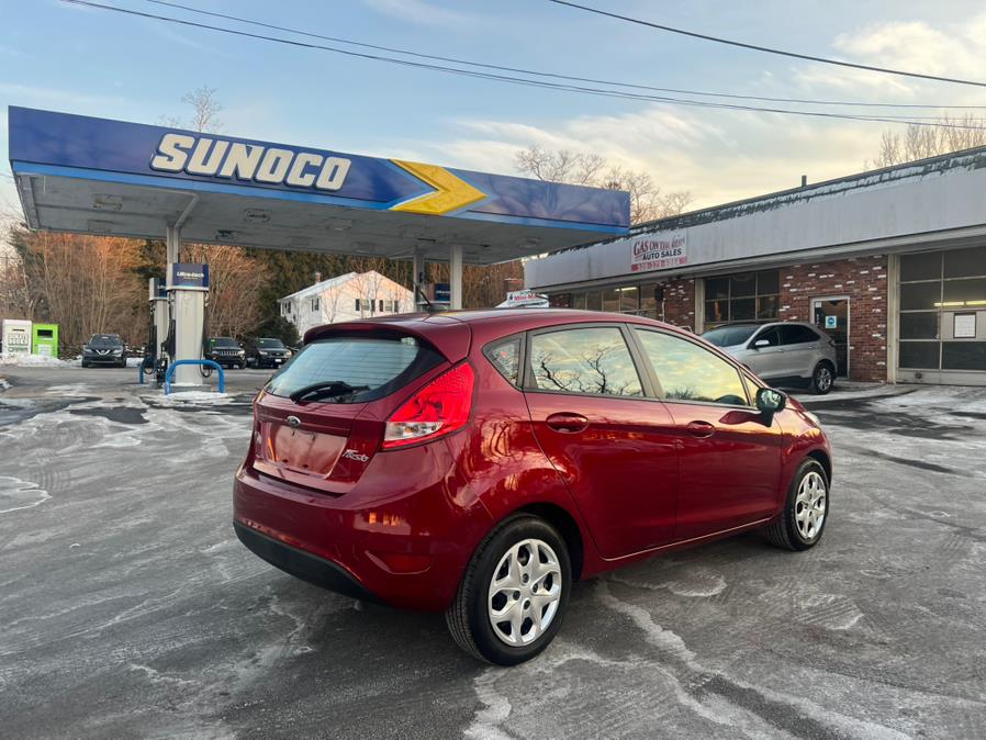 2013 Ford Fiesta SE photo