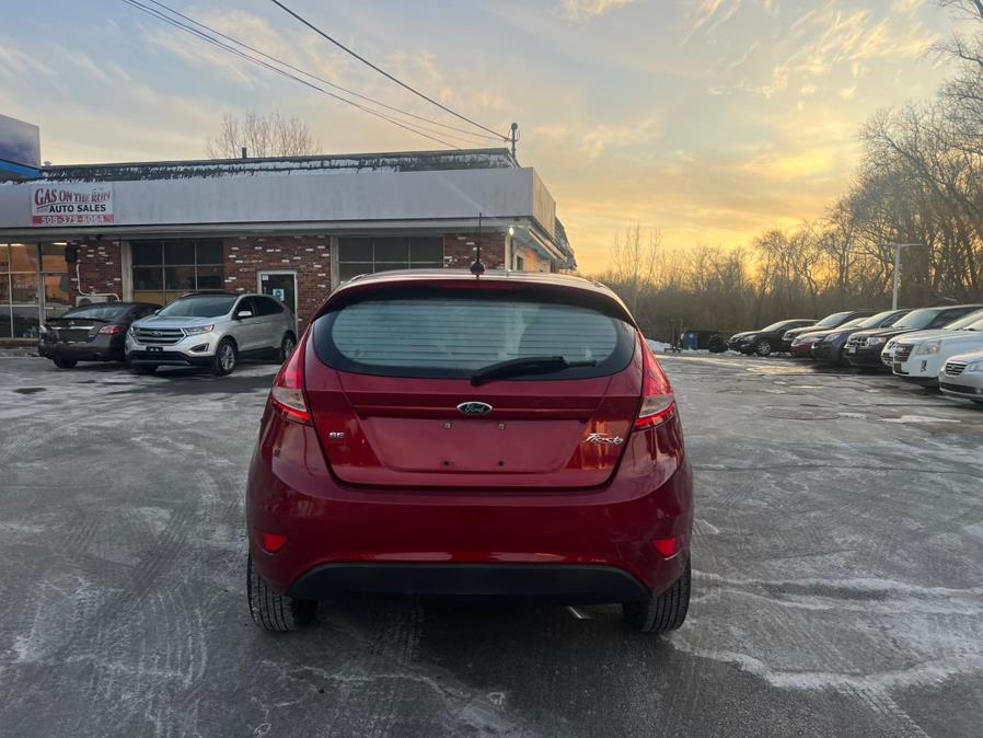 2013 Ford Fiesta SE photo