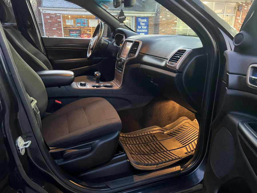2015 Jeep Grand Cherokee 4WD 4dr Laredo photo