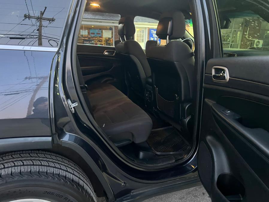 2015 Jeep Grand Cherokee 4WD 4dr Laredo photo