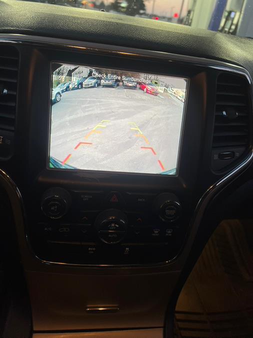2015 Jeep Grand Cherokee 4WD 4dr Laredo photo