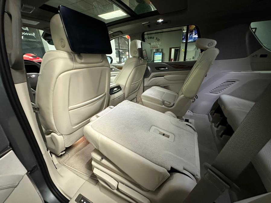 2023 Cadillac Escalade 4WD 4dr Sport Platinum photo
