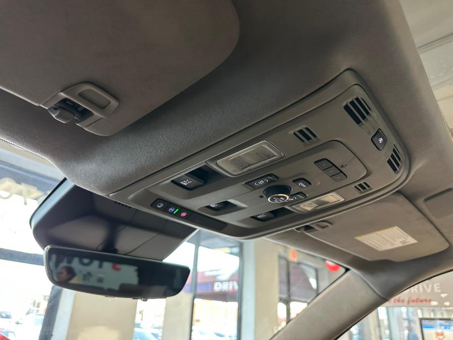 2023 Cadillac Escalade 4WD 4dr Sport Platinum photo