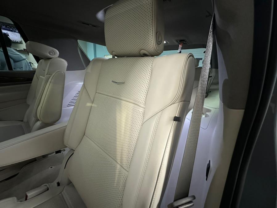 2023 Cadillac Escalade 4WD 4dr Sport Platinum photo