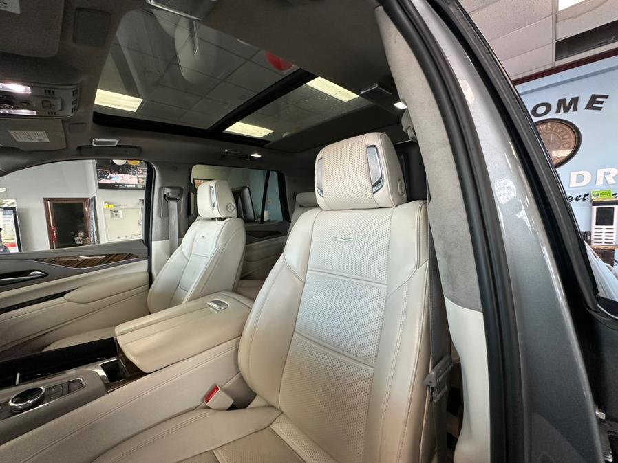 2023 Cadillac Escalade 4WD 4dr Sport Platinum photo