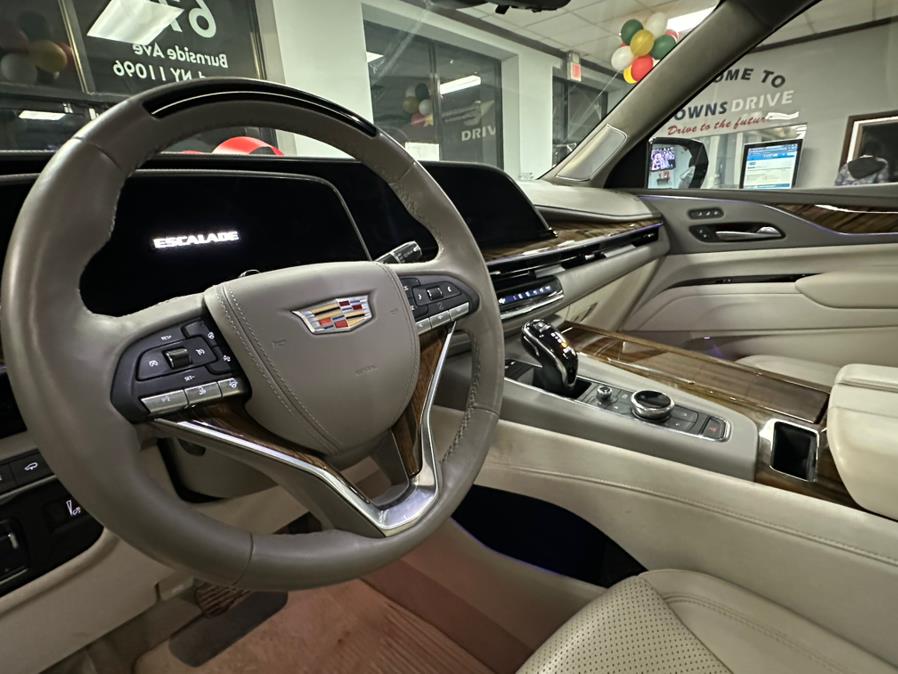 2023 Cadillac Escalade 4WD 4dr Sport Platinum photo