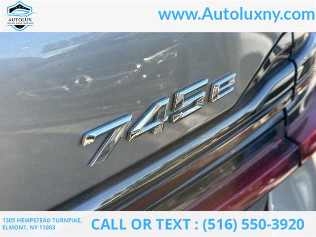 2022 BMW 7-Series 745e xDrive photo