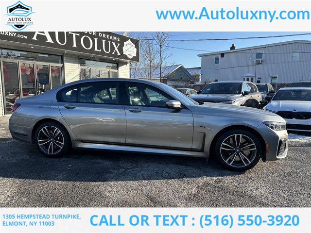 2022 BMW 7-Series 745e xDrive photo