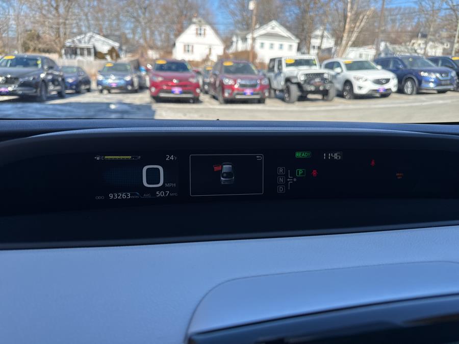 2016 Toyota Prius 5dr Hatchback Two photo