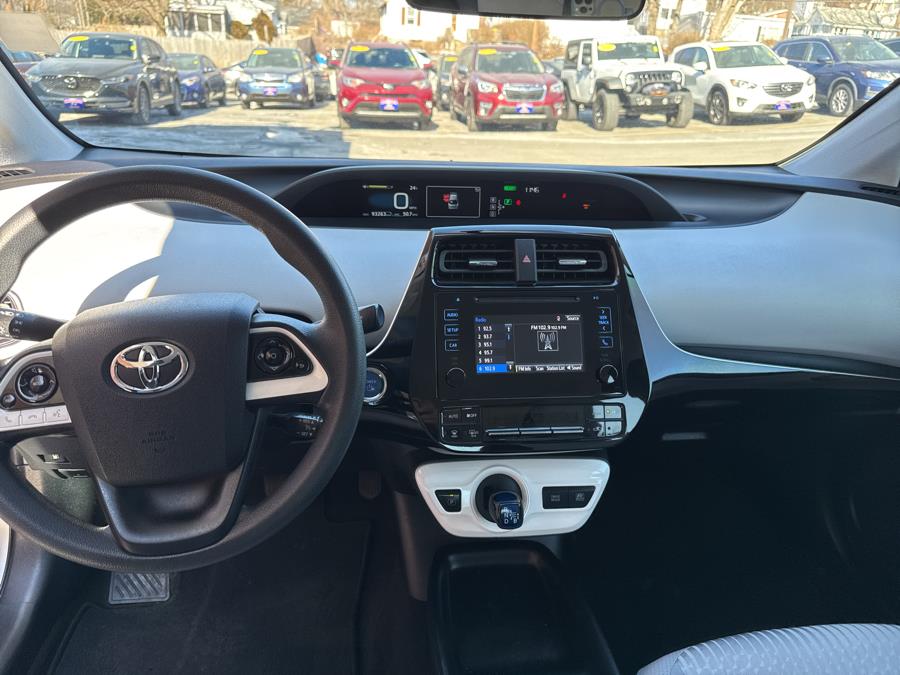2016 Toyota Prius 5dr Hatchback Two photo