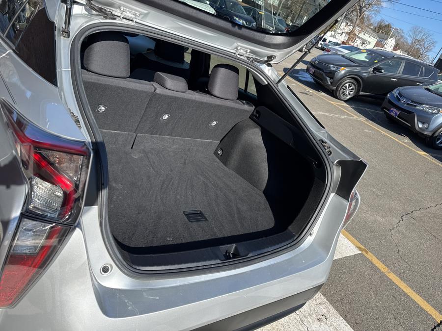 2016 Toyota Prius 5dr Hatchback Two photo