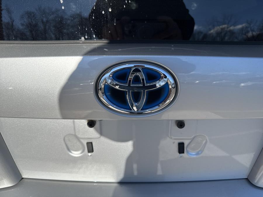 2016 Toyota Prius 5dr Hatchback Two photo