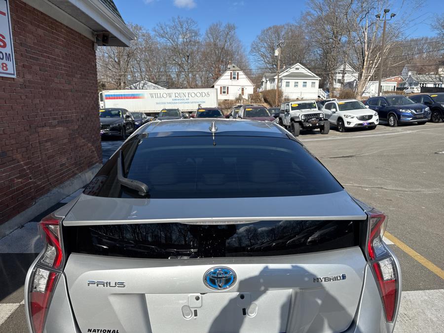 2016 Toyota Prius 5dr Hatchback Two photo
