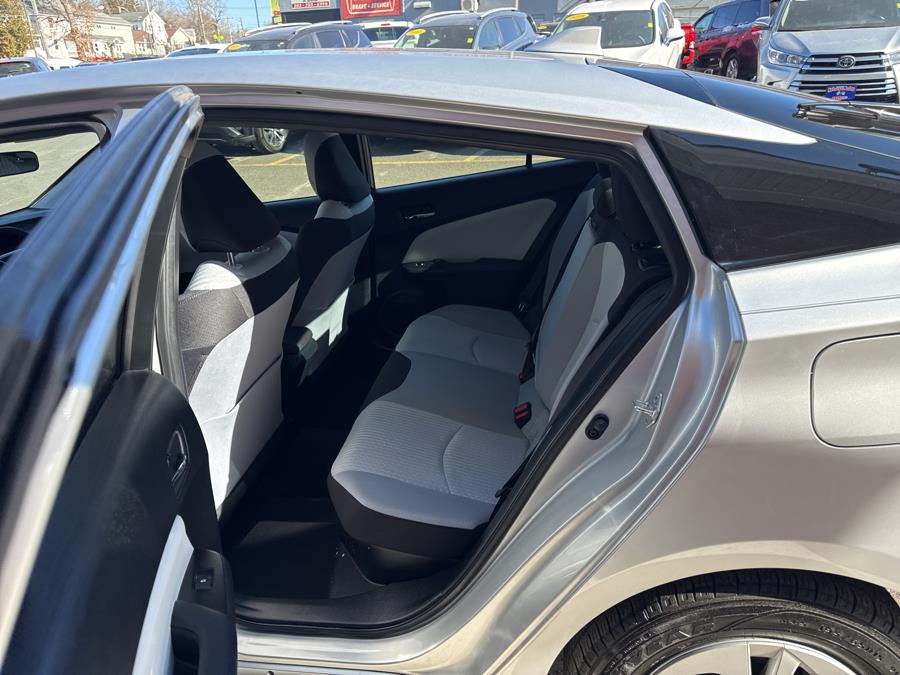 2016 Toyota Prius 5dr Hatchback Two photo