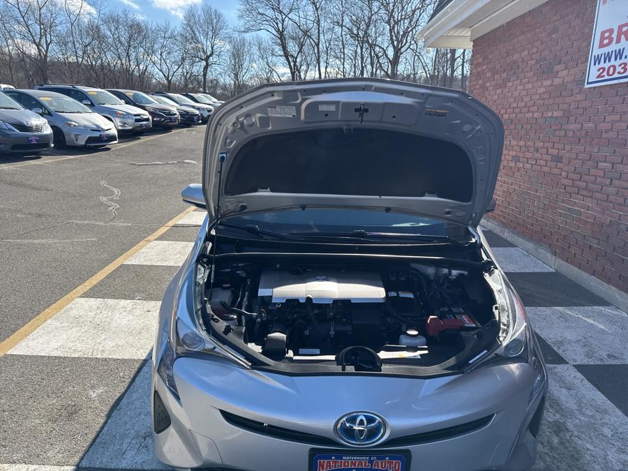 2016 Toyota Prius 5dr Hatchback Two photo