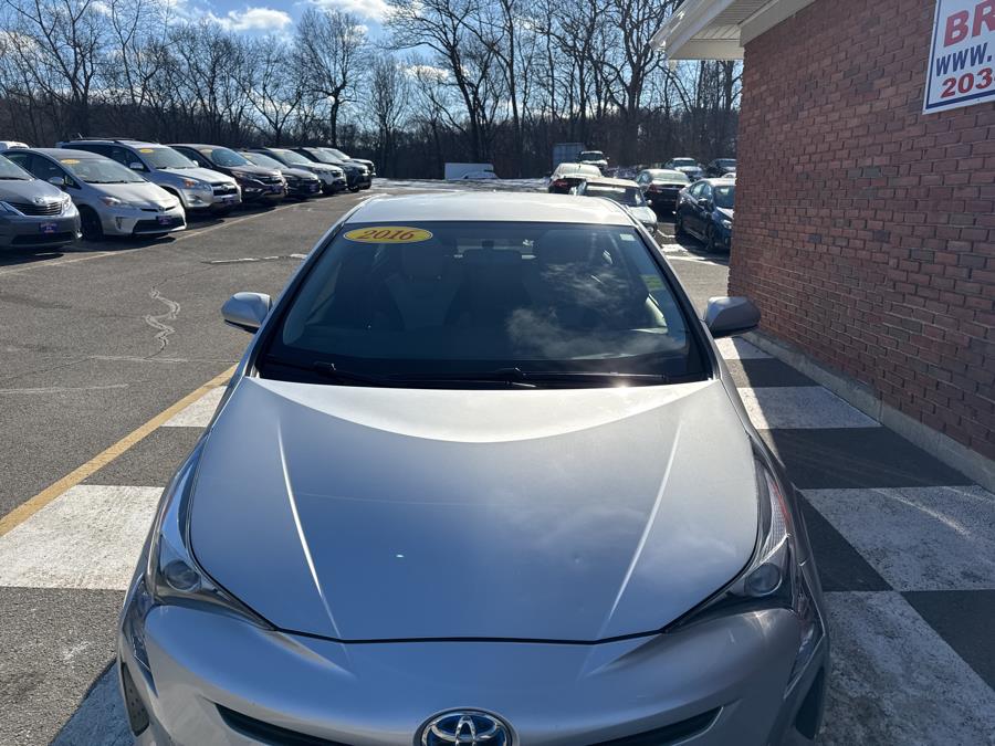2016 Toyota Prius 5dr Hatchback Two photo