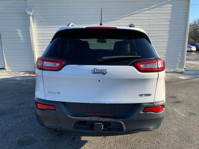 2017 Jeep Cherokee Latitude photo