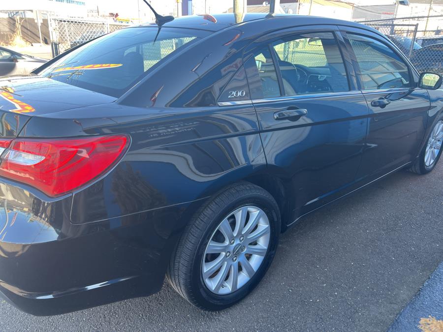 2014 Chrysler 200 Touring photo
