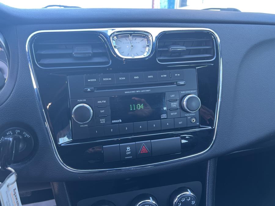 2014 Chrysler 200 Touring photo