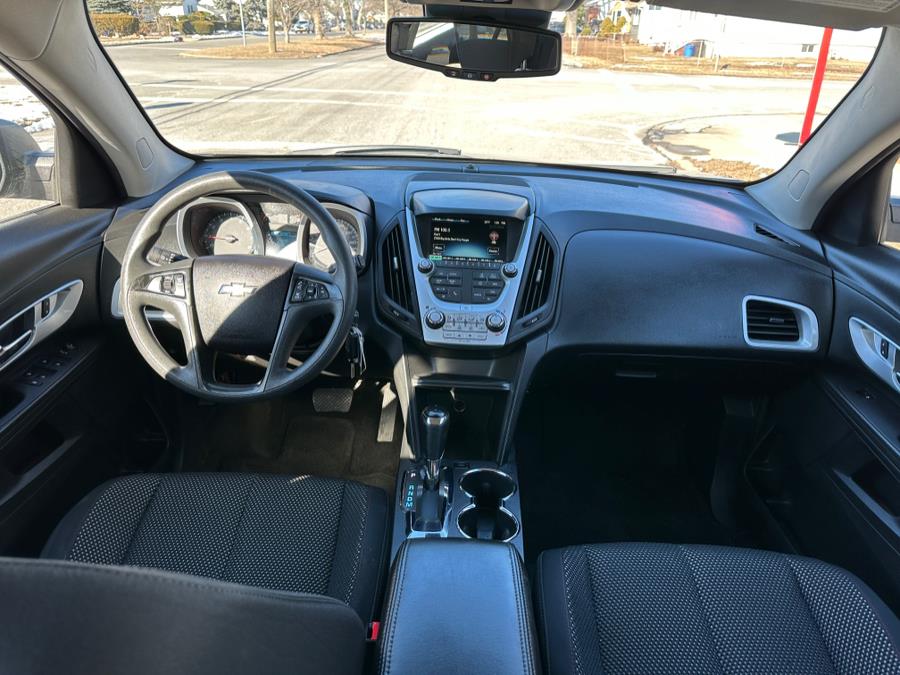 2017 Chevrolet Equinox AWD 4dr LS photo