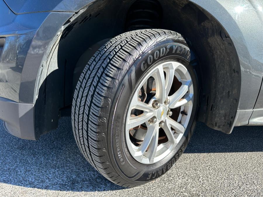 2017 Chevrolet Equinox AWD 4dr LS photo