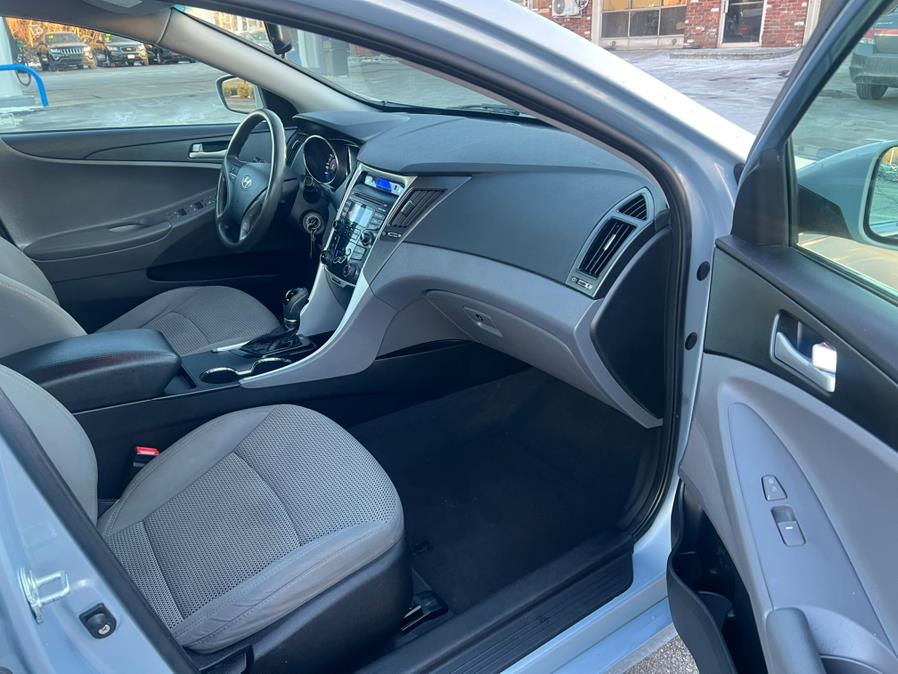 2012 Hyundai Sonata GLS photo