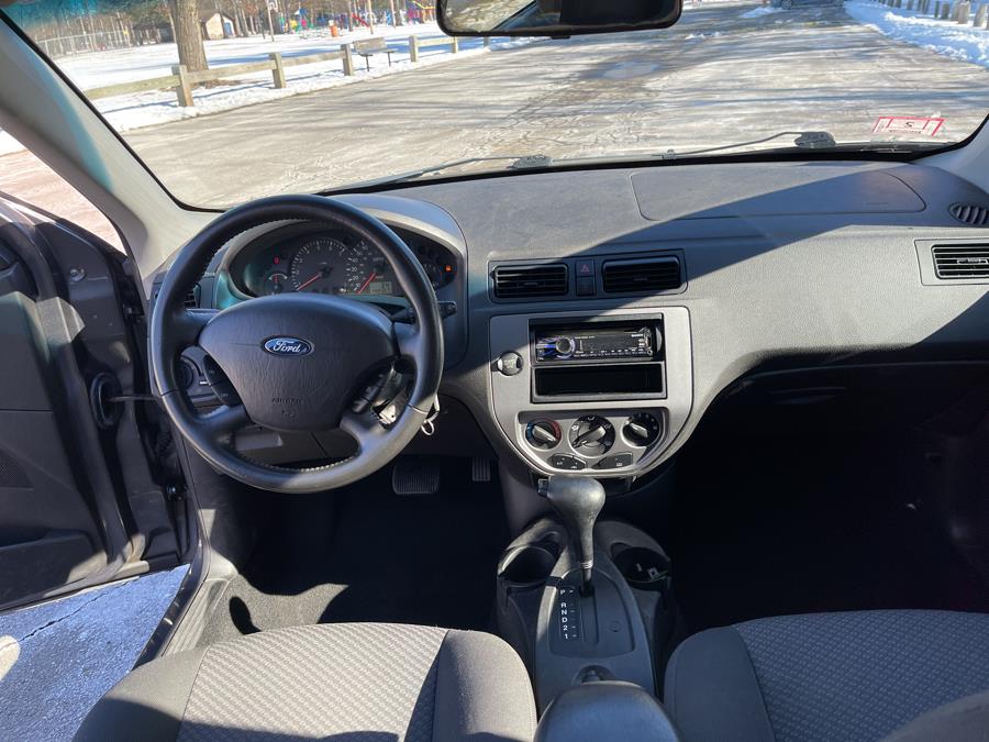 2006 Ford Focus ZX5 S photo