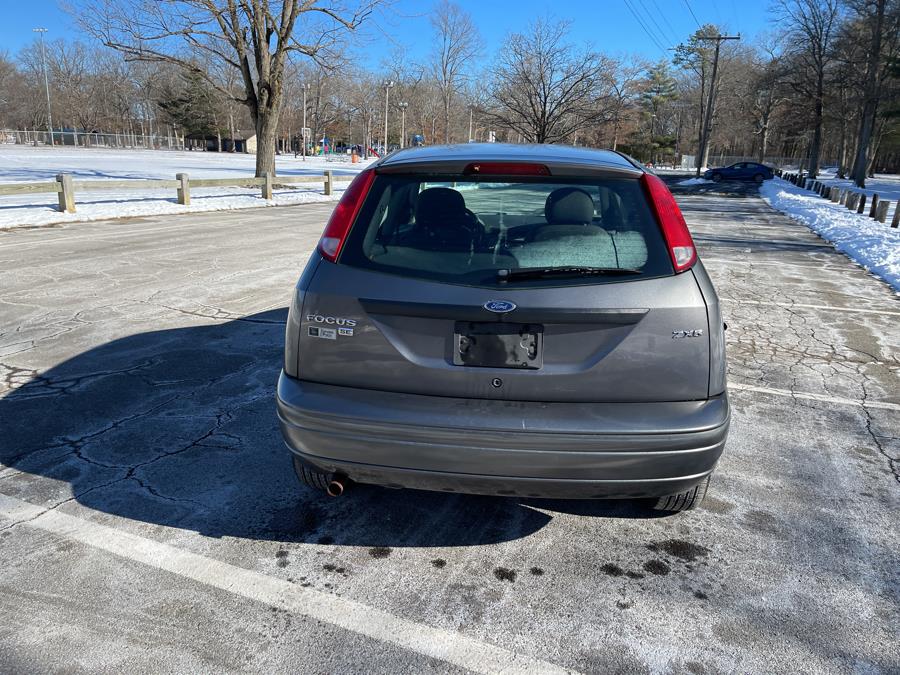 2006 Ford Focus ZX5 S photo