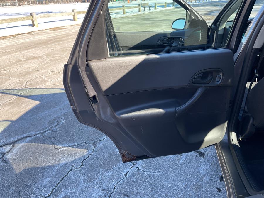 2006 Ford Focus ZX5 S photo