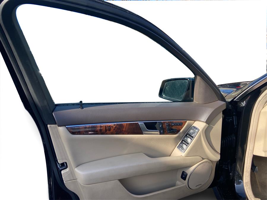 2012 Mercedes-Benz C-Class C300 4MATIC Luxury photo